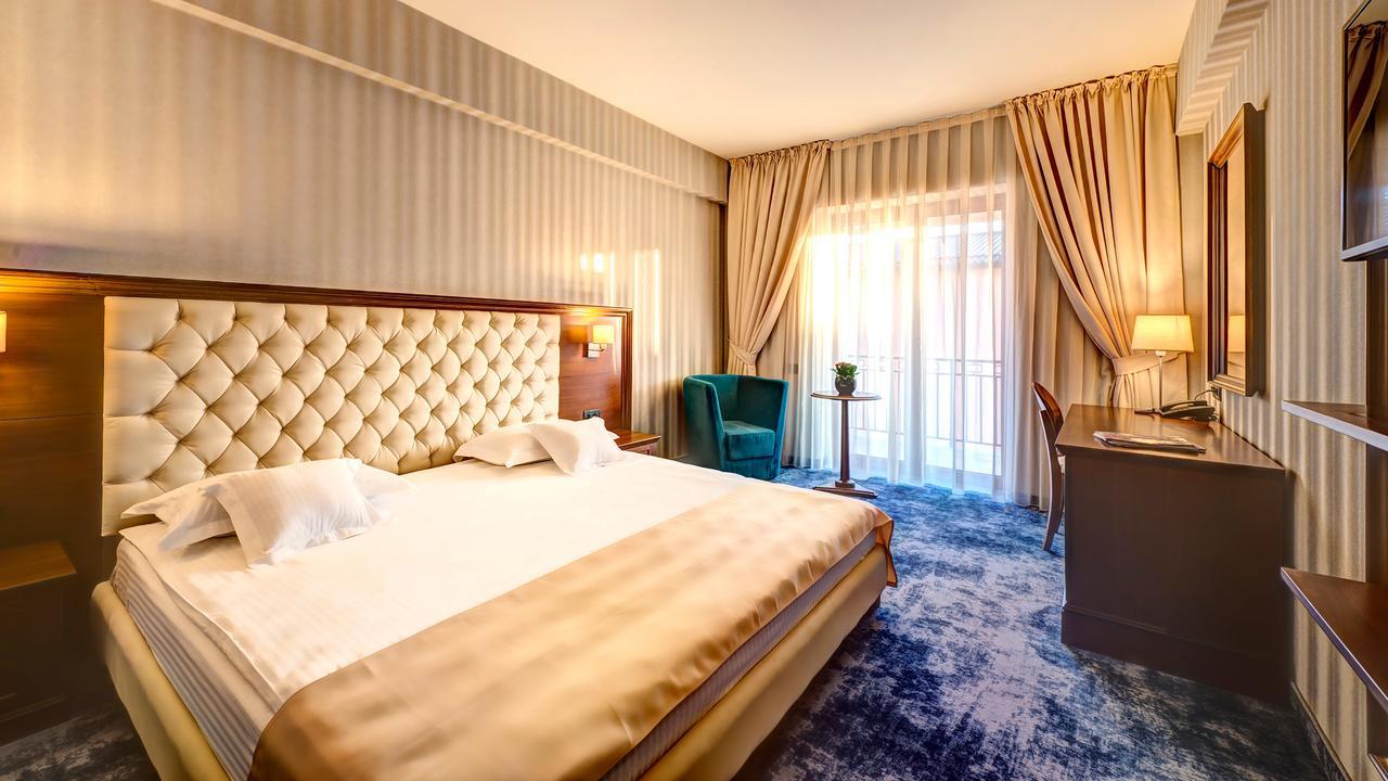Briliant Hotel Cluj-Napoca Exteriör bild