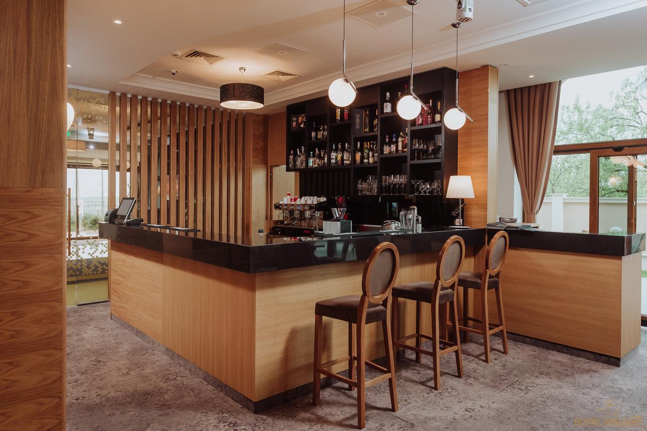 Briliant Hotel Cluj-Napoca Exteriör bild